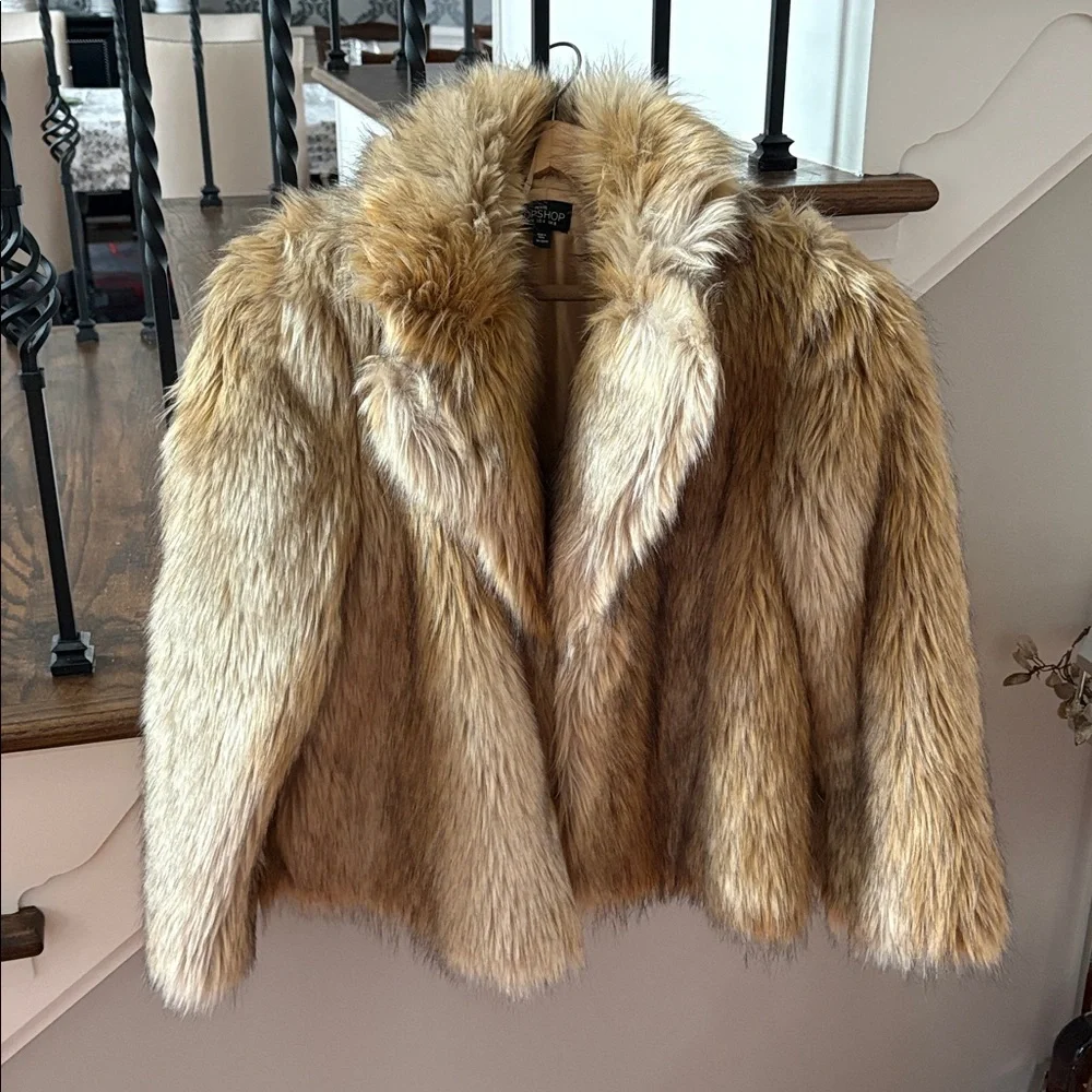 Topshop faux fur jacket size‎ 4 petite
